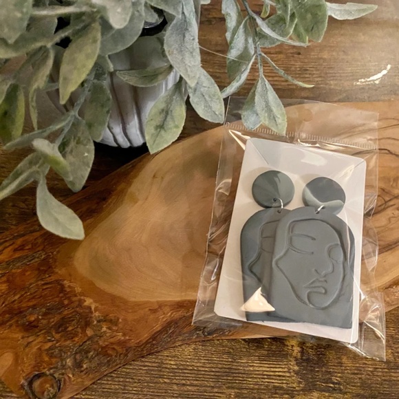 Handmade Clay Earrings | Face Outline Statue | Solid Grey | Push Backs - Picture 6 of 11